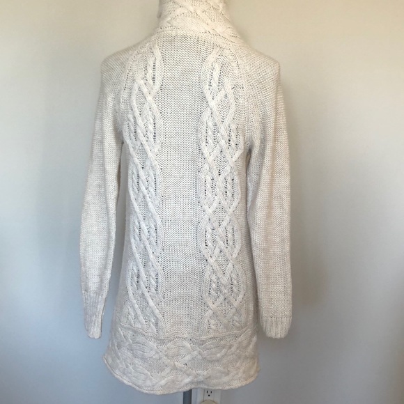 NWOT- Beautiful RW&Co long-sleeved sweater - Picture 7 of 7